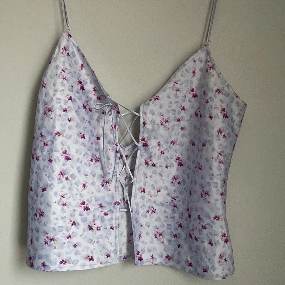 Lavender Satin Tank Top - Picture 2 of 6
